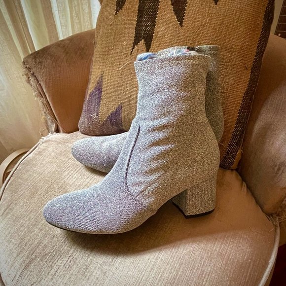 Silver Mod-style Zipper Ankle Boots - Picture 1 of 7